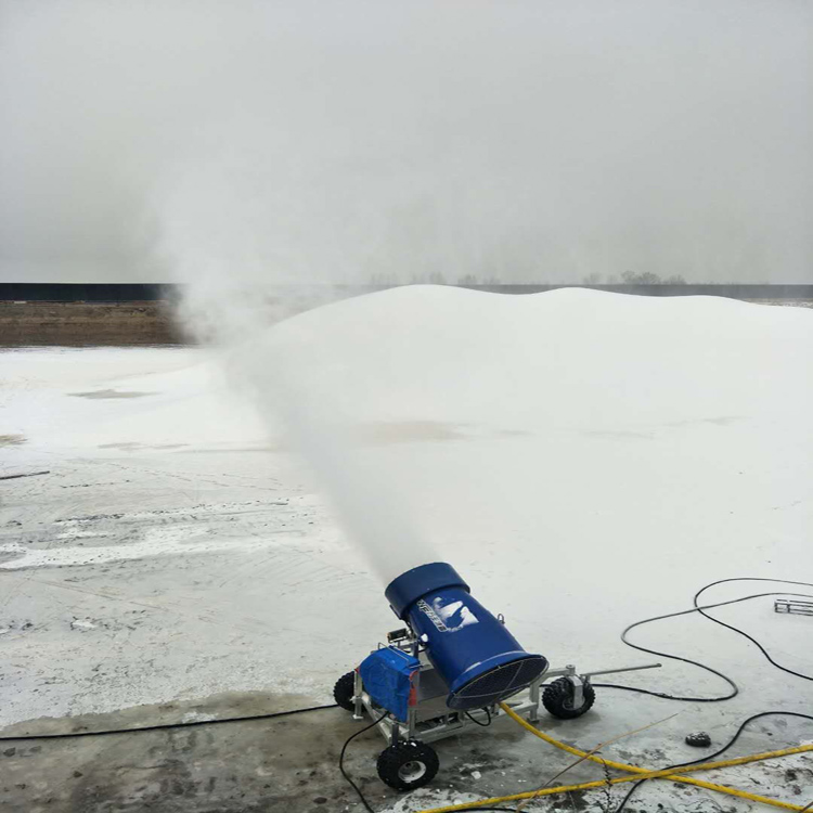 造雪機 造雪機