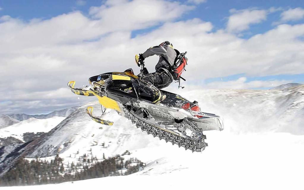 雪地摩托 雪地摩托